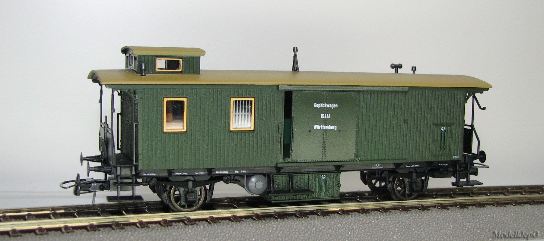 M 4212