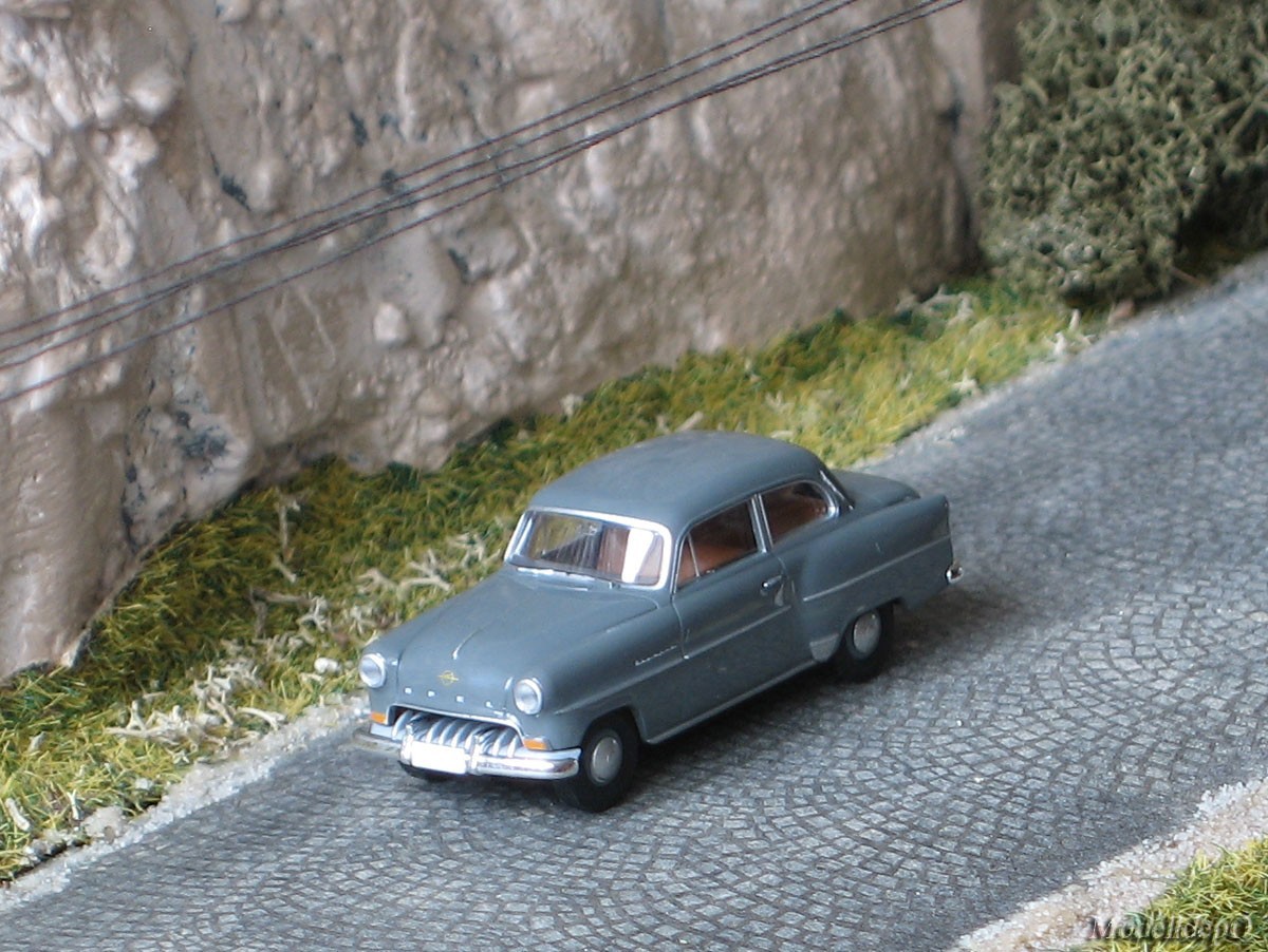 Opel-Olympia-Rekord-Brekina