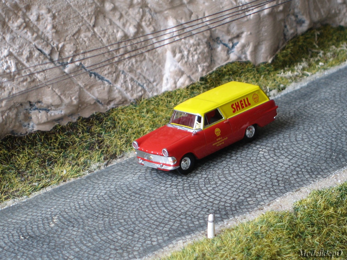Opel-Rekord-P2-Brekina