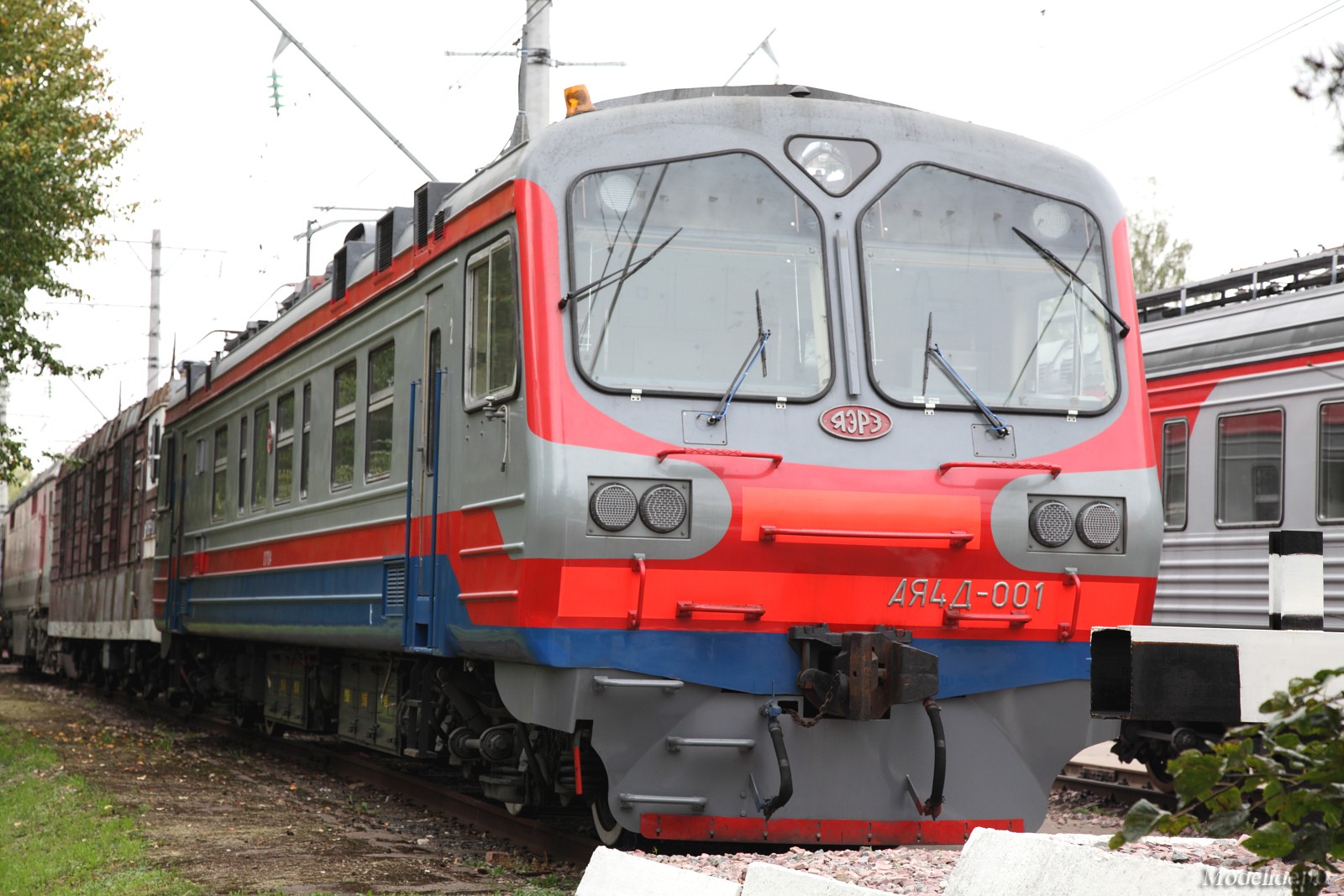 4 - 001