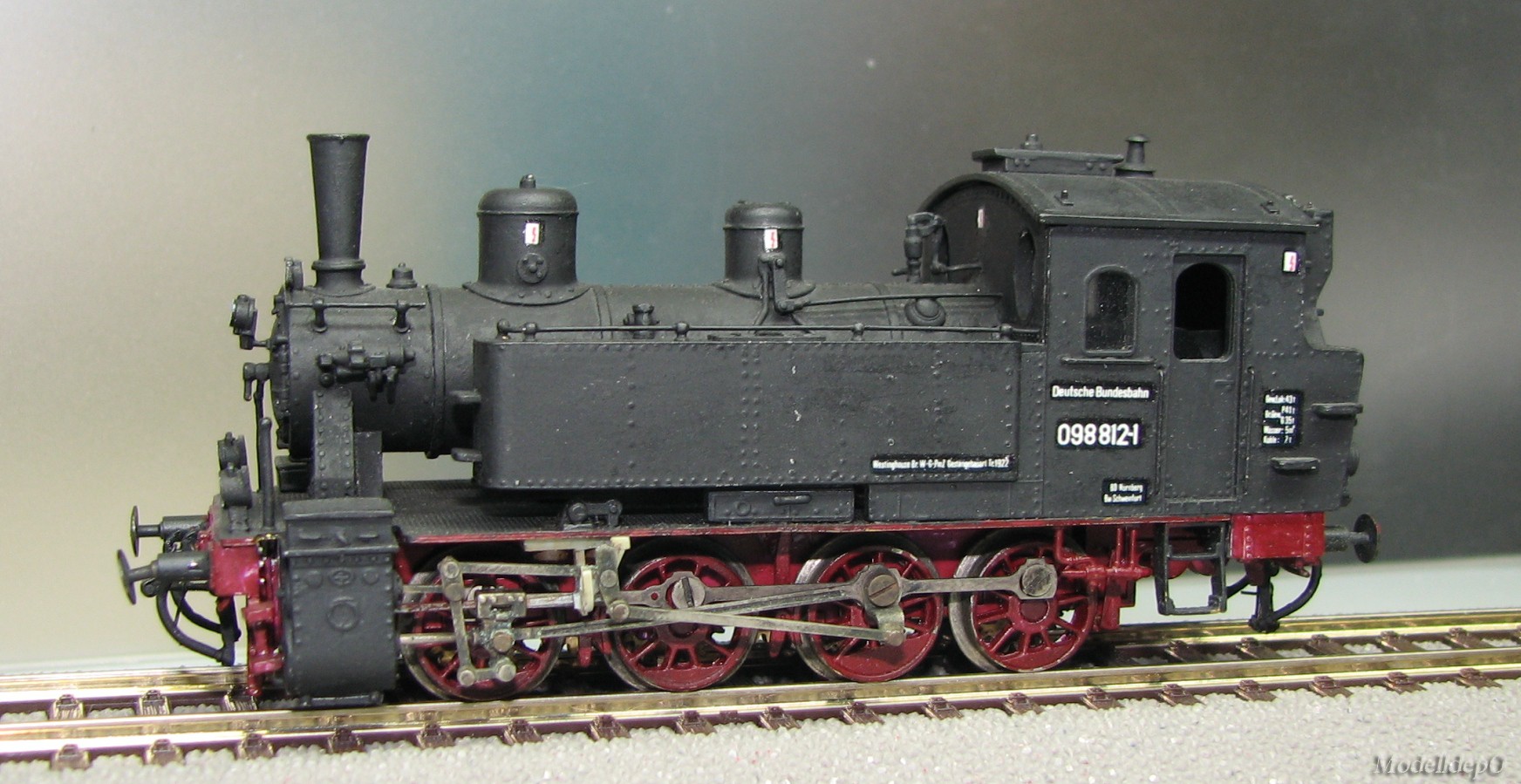 BR98_812-1_M_F1