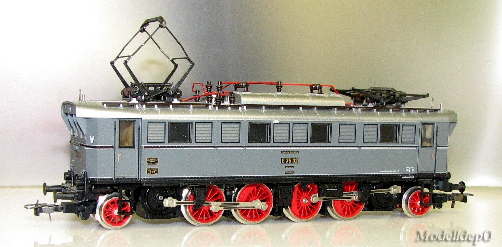 E75 02 TRIX 22432