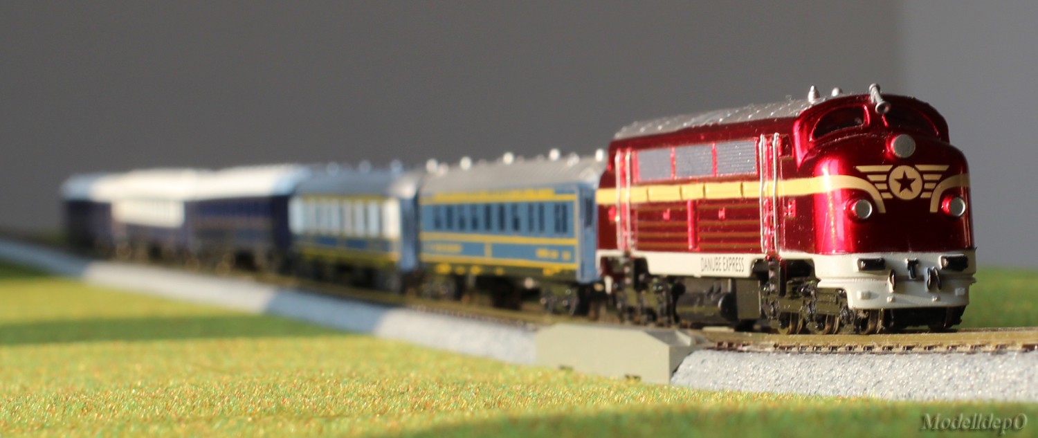 Danube express N-scale