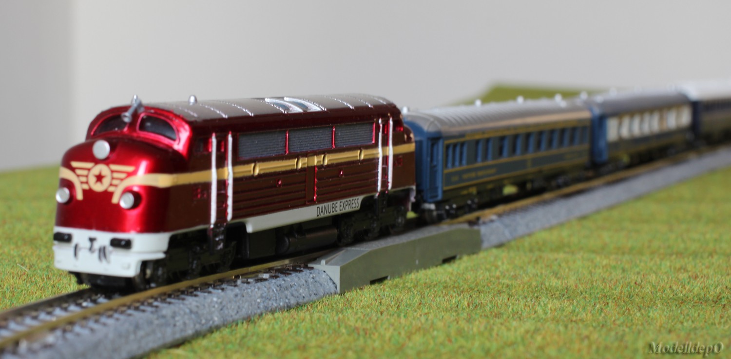 Danube express N-scale
