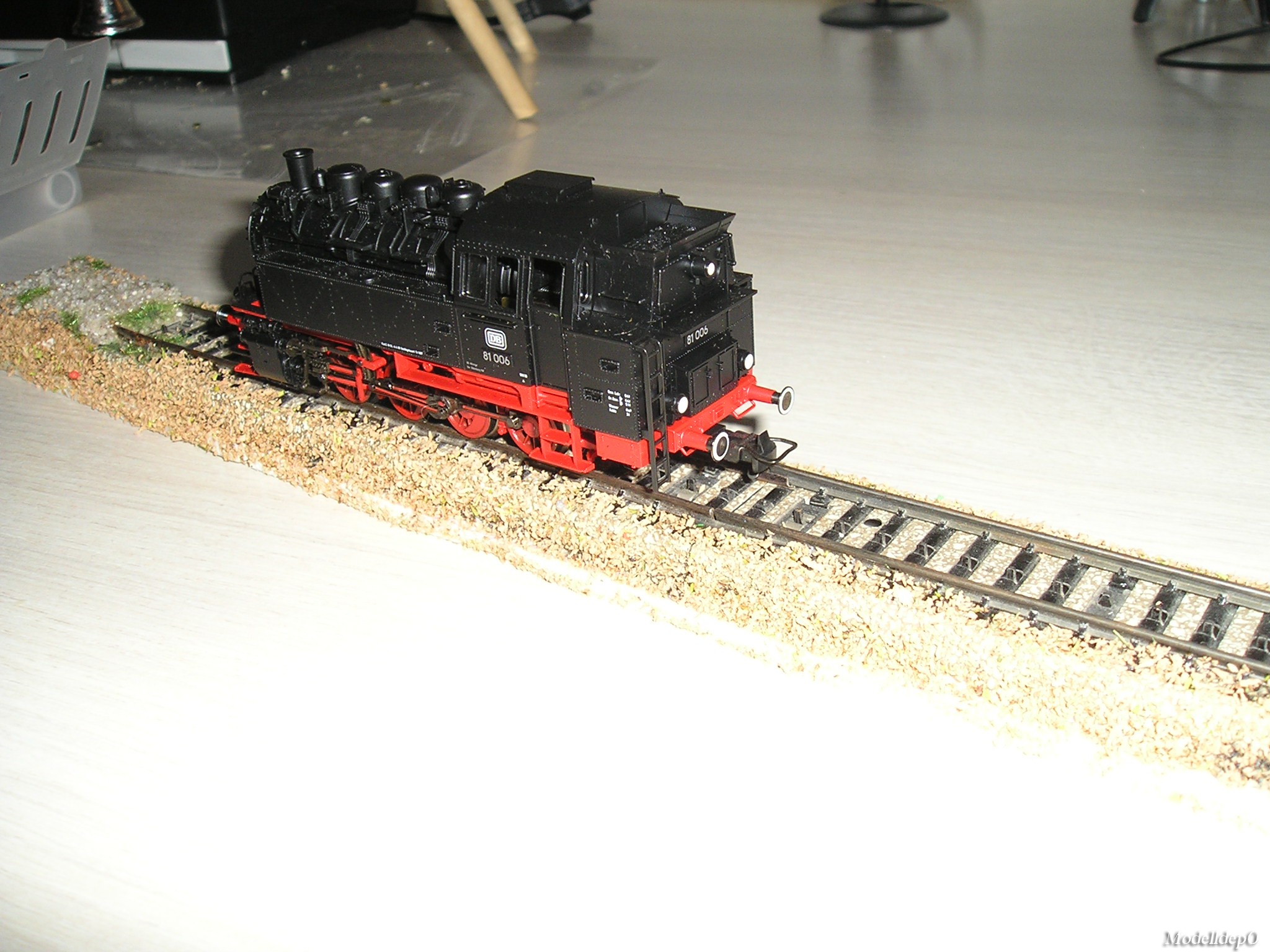  Fleischmann Br 81    .  0-4-0  ( 