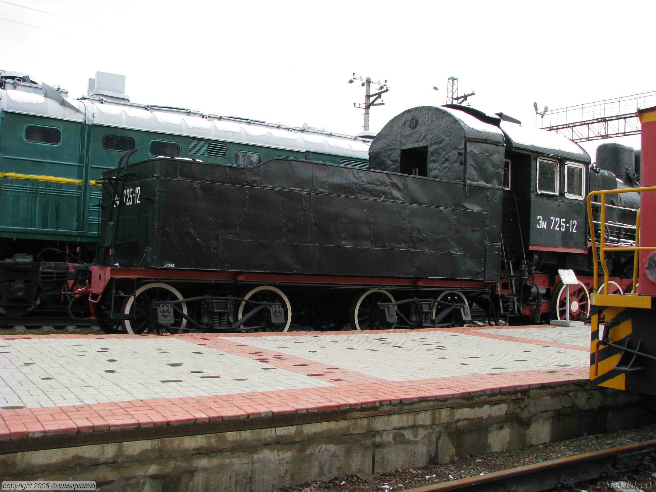 em725-12_02