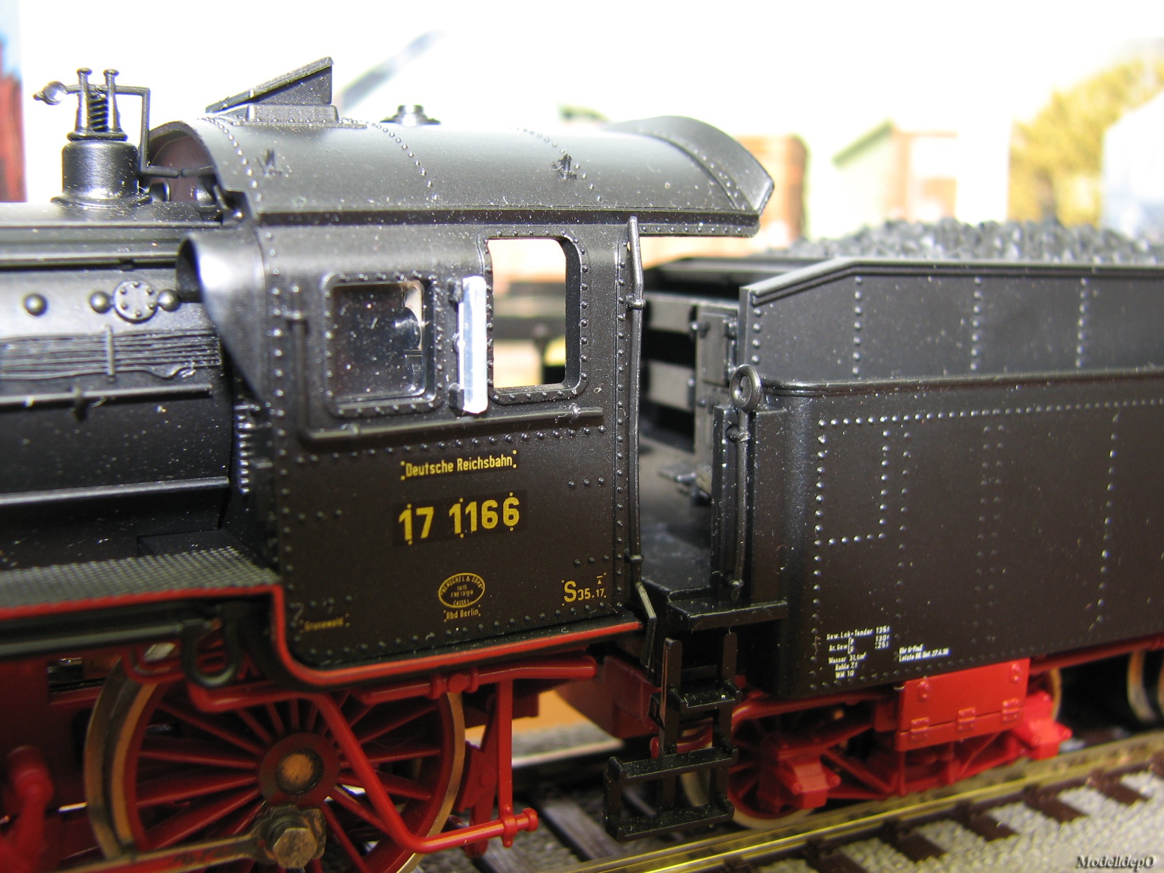 BR17(S10)  1166  Roco 04125B