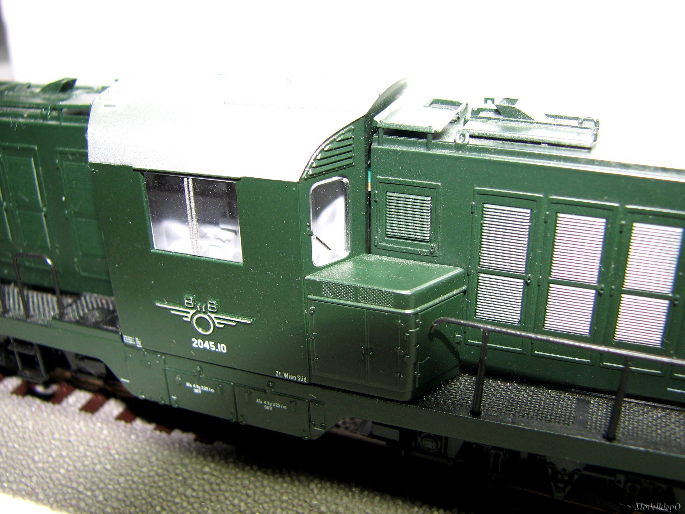 Rh 2045  ROCO 43810